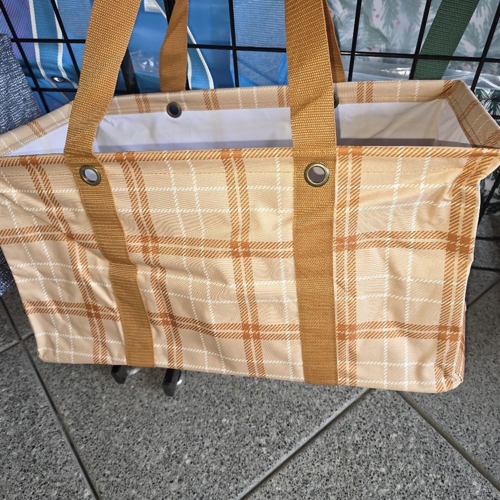 Thirty One large Utility Tote in Posh Autumn Plaid